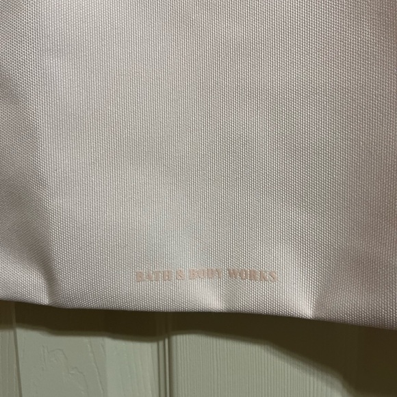 Pink Ruffled Tote Bag - Picture 3 of 4